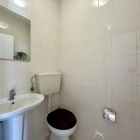 180 View In Spacious With Wifi *