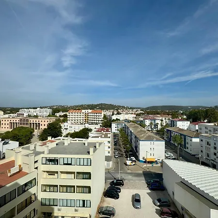 180 View In Spacious With Wifi Appartamento